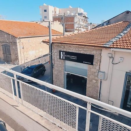 Bee Hostel Пафос Екстериор снимка
