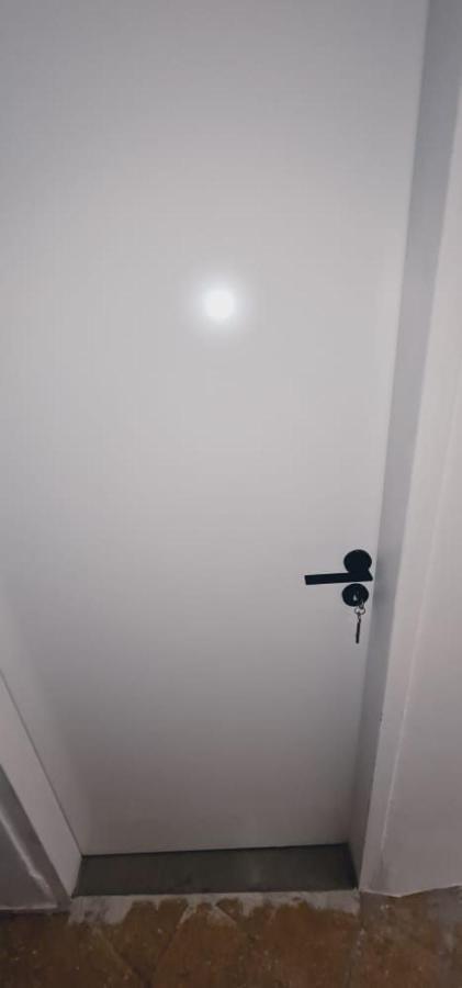 Bee Hostel Пафос Екстериор снимка
