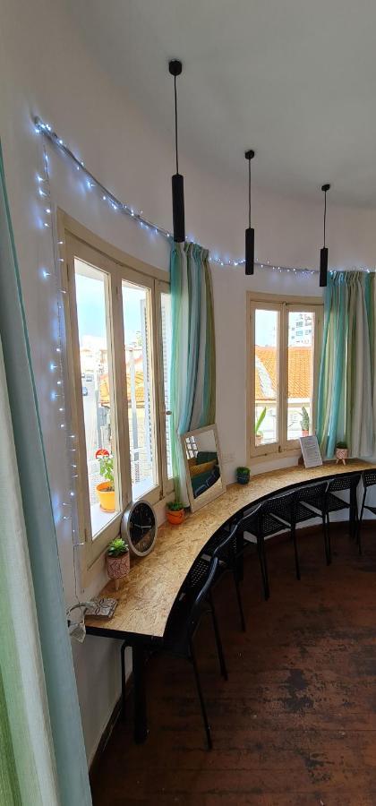 Bee Hostel Пафос Екстериор снимка