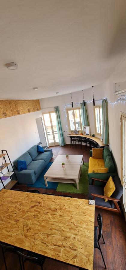 Bee Hostel Пафос Екстериор снимка
