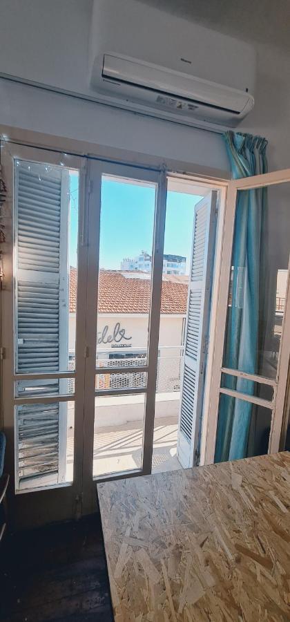 Bee Hostel Пафос Екстериор снимка